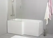 Badkar med duschvägg